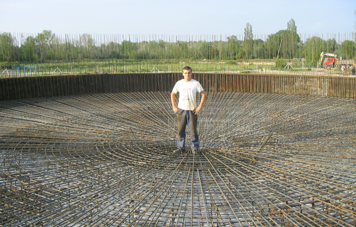 Halkó betonacél szerelés közben